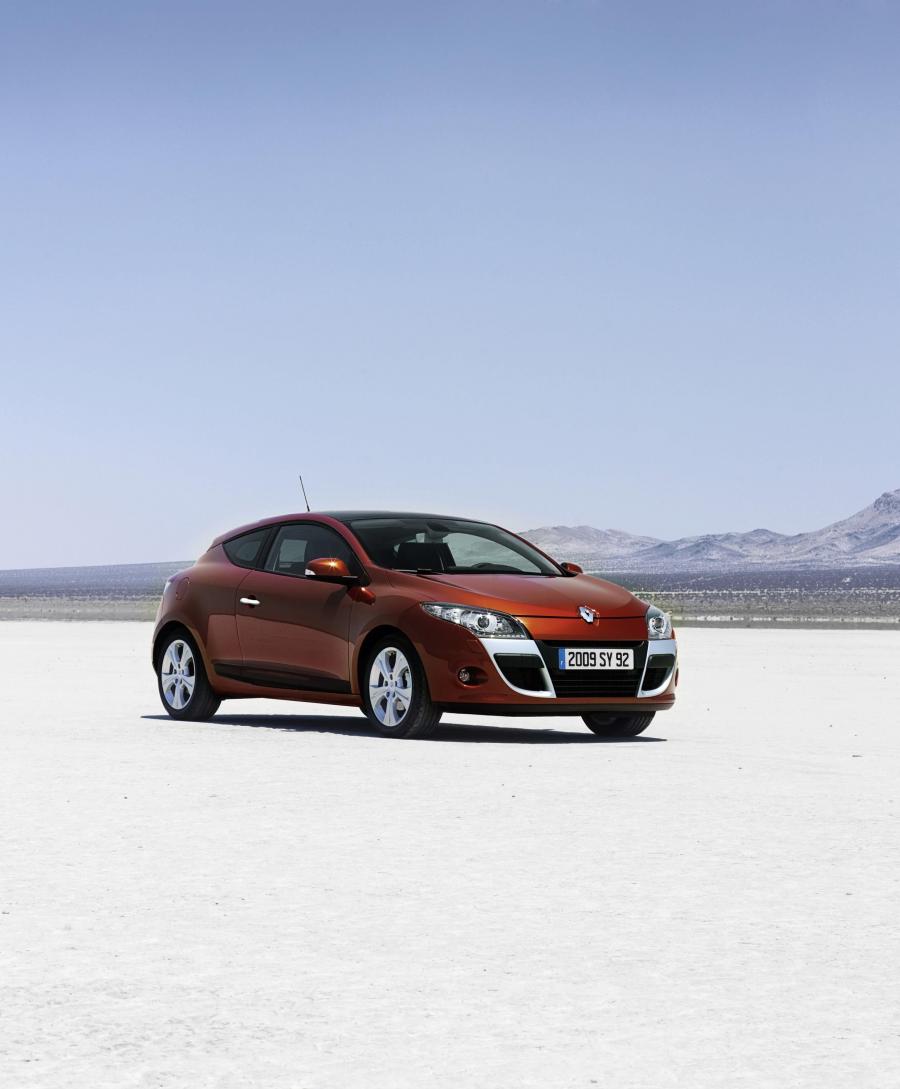  Renault Megane Coupe 2009 года  (фото 38 из 73)